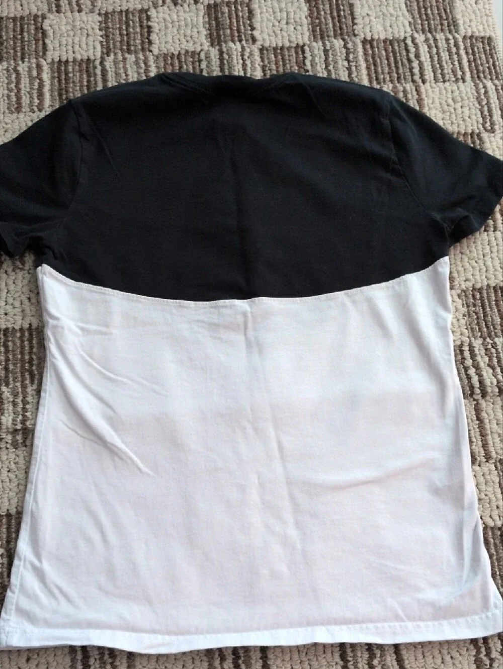 Nike Black and White Chevron Colorblock Short Sleeve Tee Slim-Fit